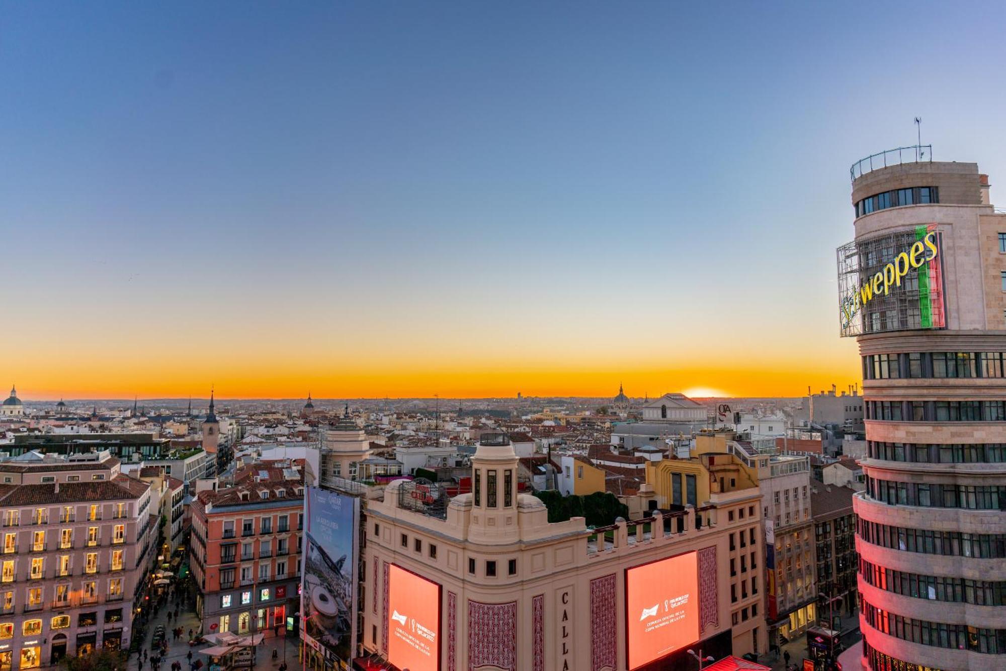 Hostal Gran Via 44 Madrid Exterior photo
